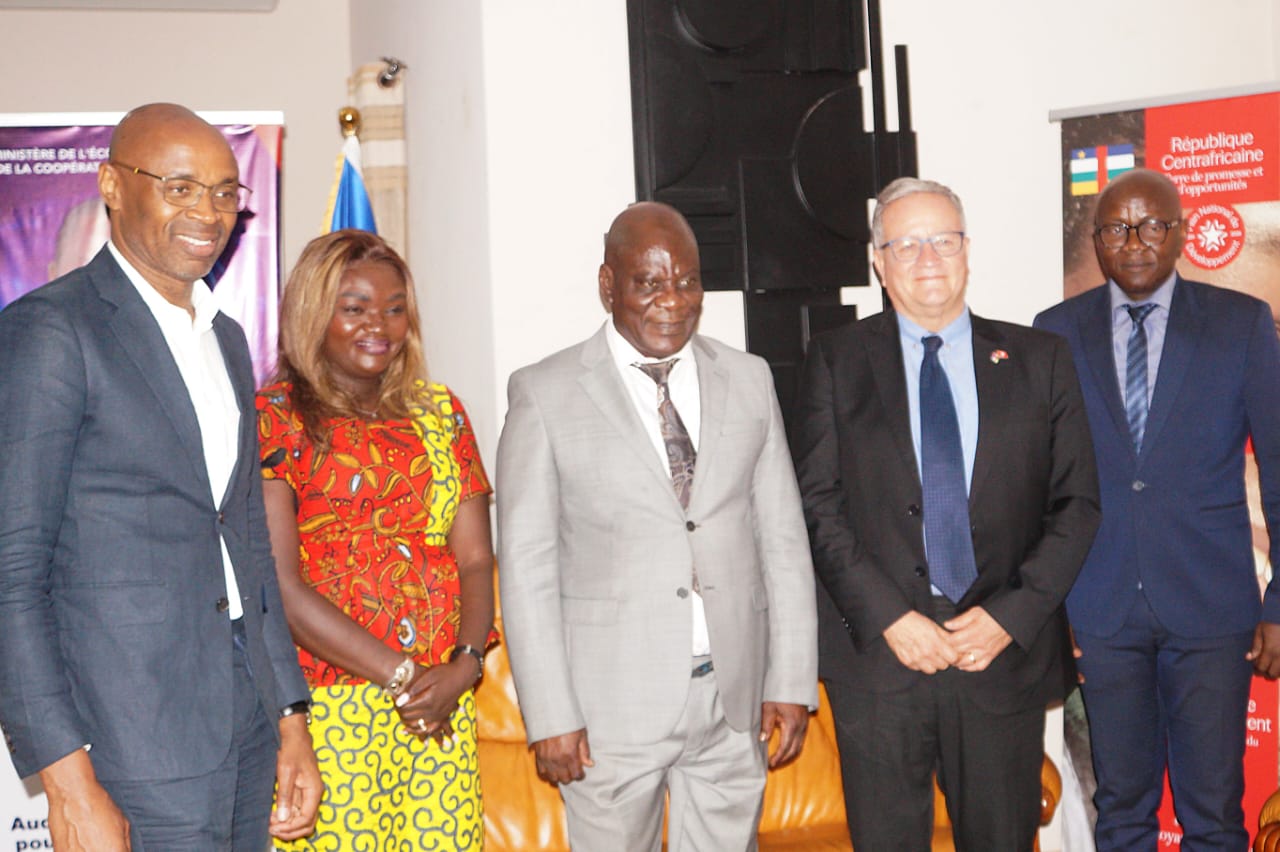 UN FORUM ÉCONOMIQUE EN PERSPECTIVE : LA RCA ET LA SUISSE RENFORCENT LEUR PARTENARIAT ÉCONOMIQUE AUTOUR DES INVESTISSEMENTS AMBITIEUX